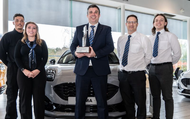 Bristol Street Motors Kings Norton Ford Triumphs With Ford President�s Award