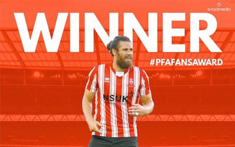 Lincoln City�s Michael Bostwick Wins League Two Fans� Player of The Year Award